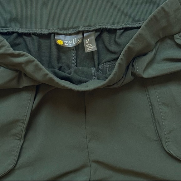 Zella Getaway Cargo Shorts in Army Green Sz M - Picture 7 of 7